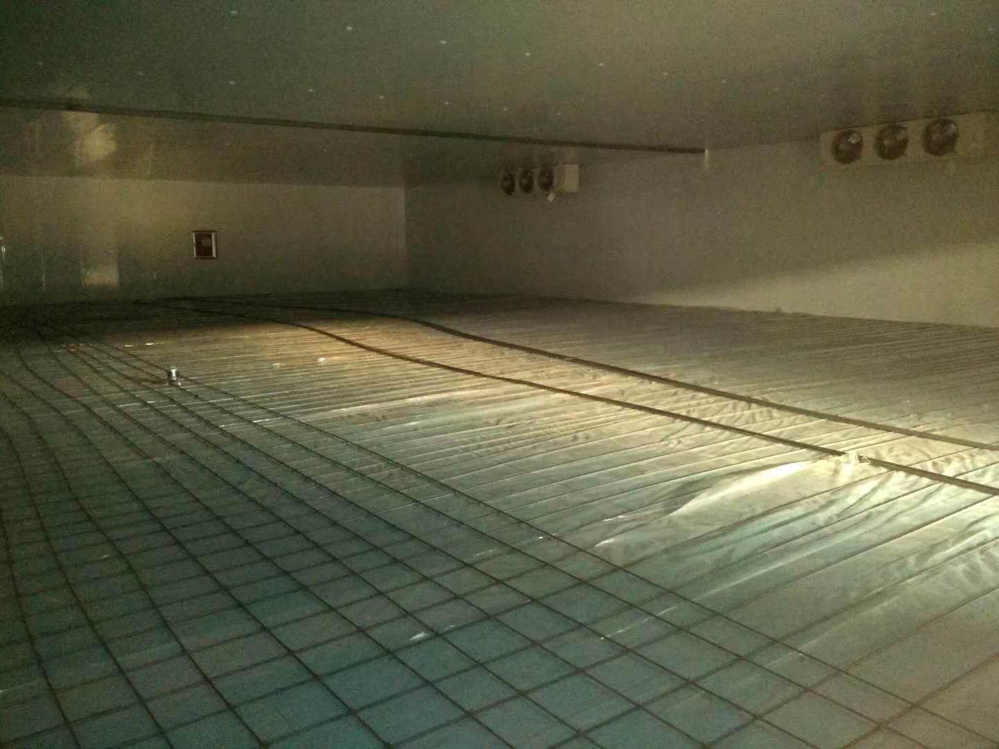大型冷库建造（地面保温）